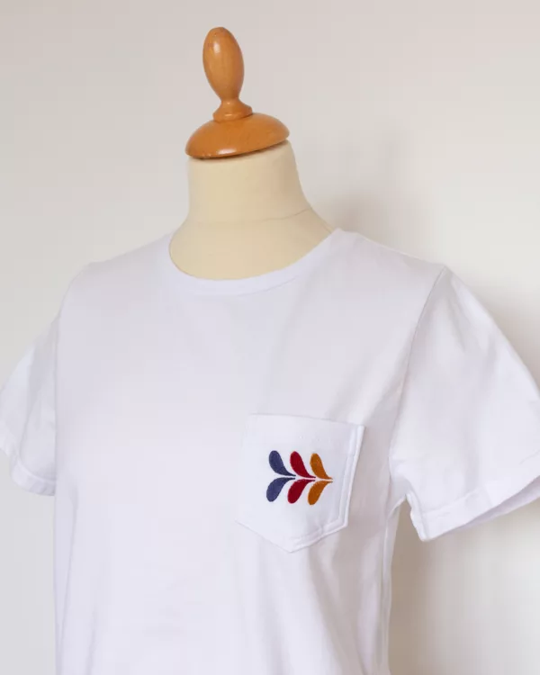 20250328-180841_20250328_Photos_studio Tshirt Cléauline Femme